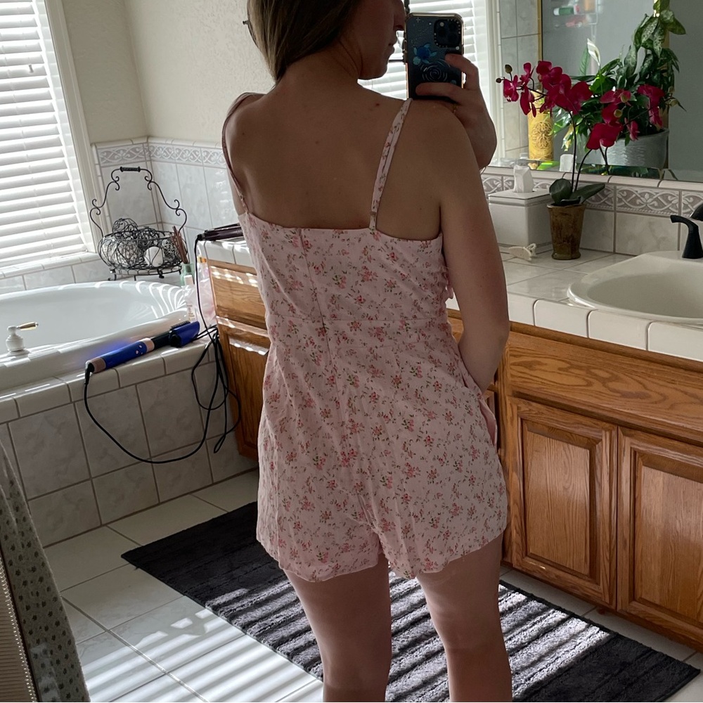 Altard State Floral light pink romper summer dress with pockets women’s size M - Picture 7 of 9